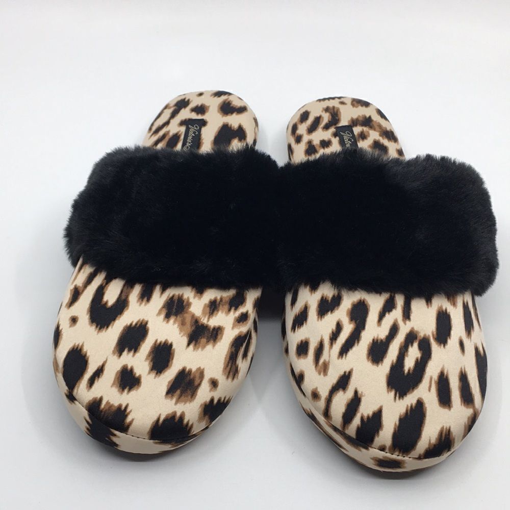 Victoria’s Secret leopard printed faux fur trim foam slipper Sz Small